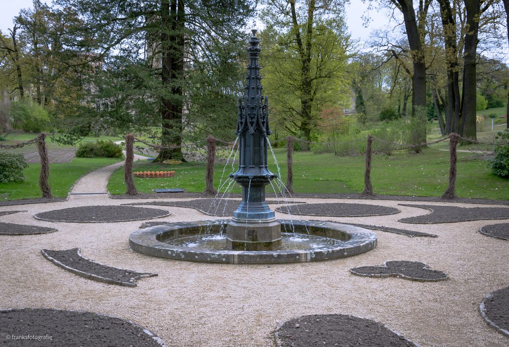 Park Babelsberg Gotische Fontäne Schloss Babelsberg Gotische Fontäne