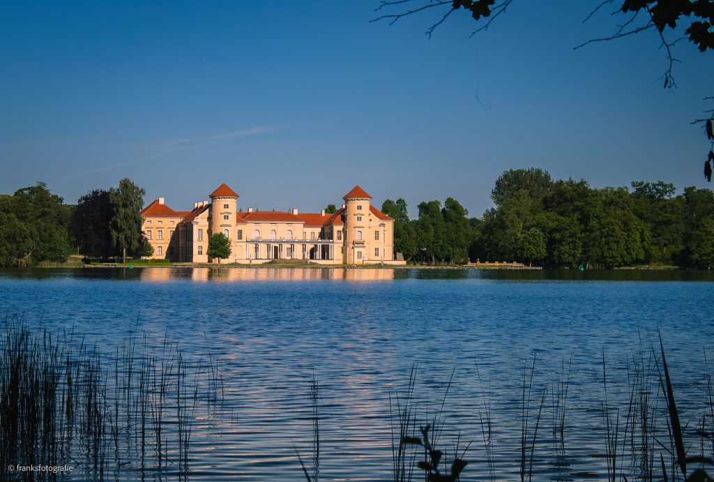 Blick vom gegenüberliegenden Ufer Schloss Rheinsberg erkunden Blick vom gegenüberliegenden Ufer