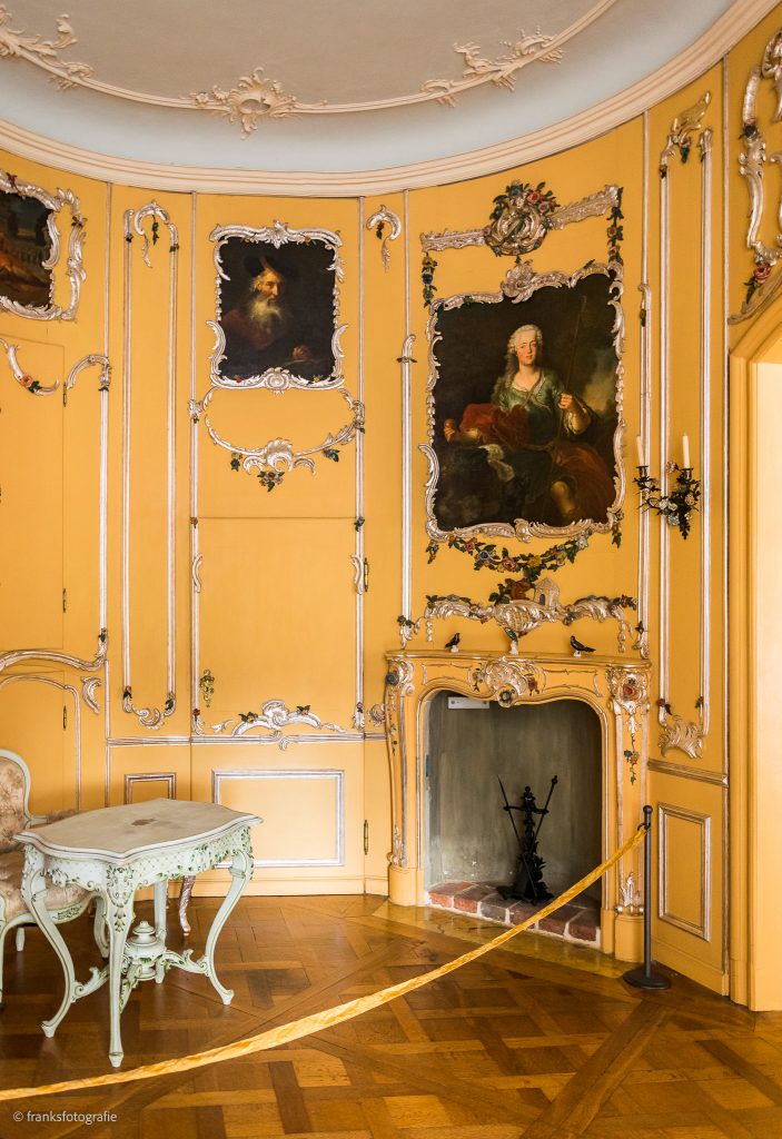 Gelb-versilbertes Kabinett Schloss Mosigkau Dessau-Wörlitz