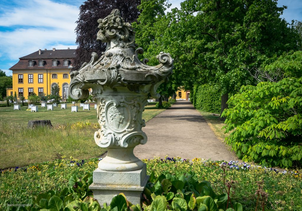 Im Lustgarten Schloss Mosigkau Dessau-Wörlitz
