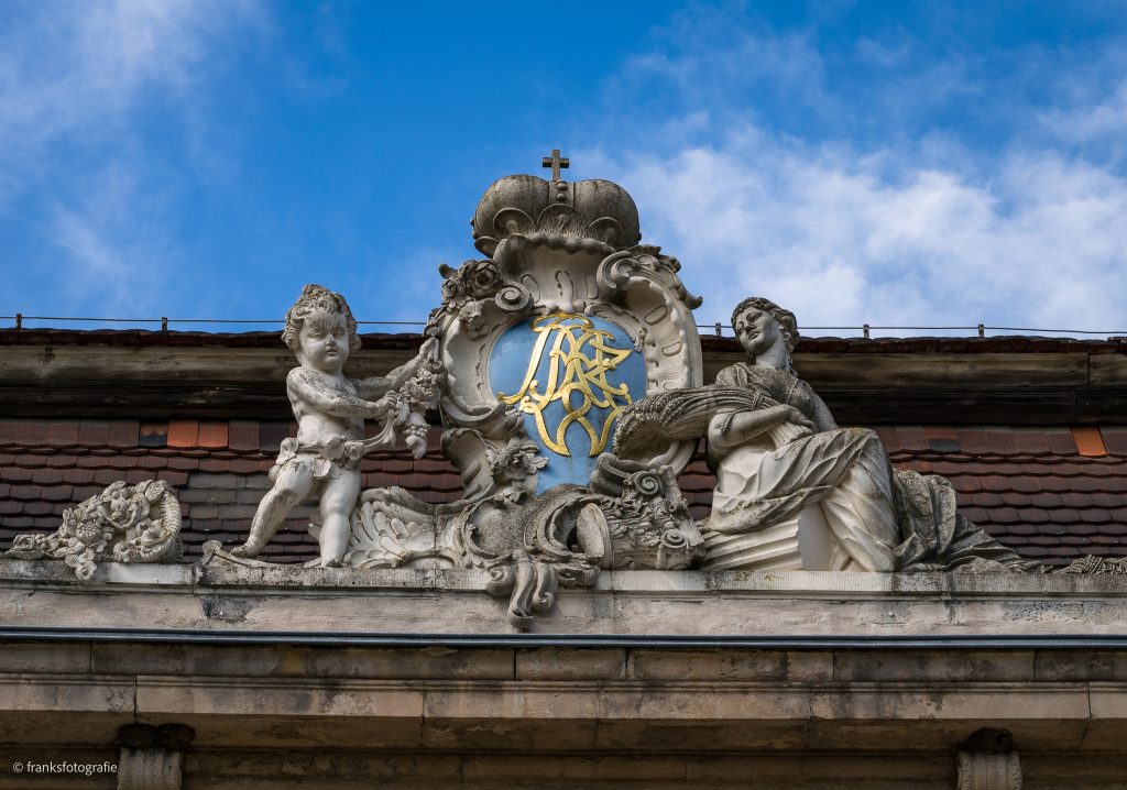 Portalaufsatz Gartenseite Schloss Mosigkau Dessau-Wörlitz