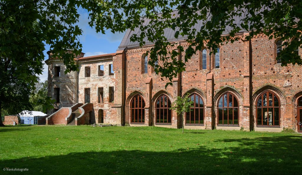 Südseite Schloss Dargun erkunden - Südseite