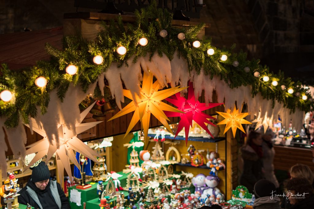 Herrnhuter Sterne auf dem Weihnachtsmarkt Weihnachtsstadt Dresden