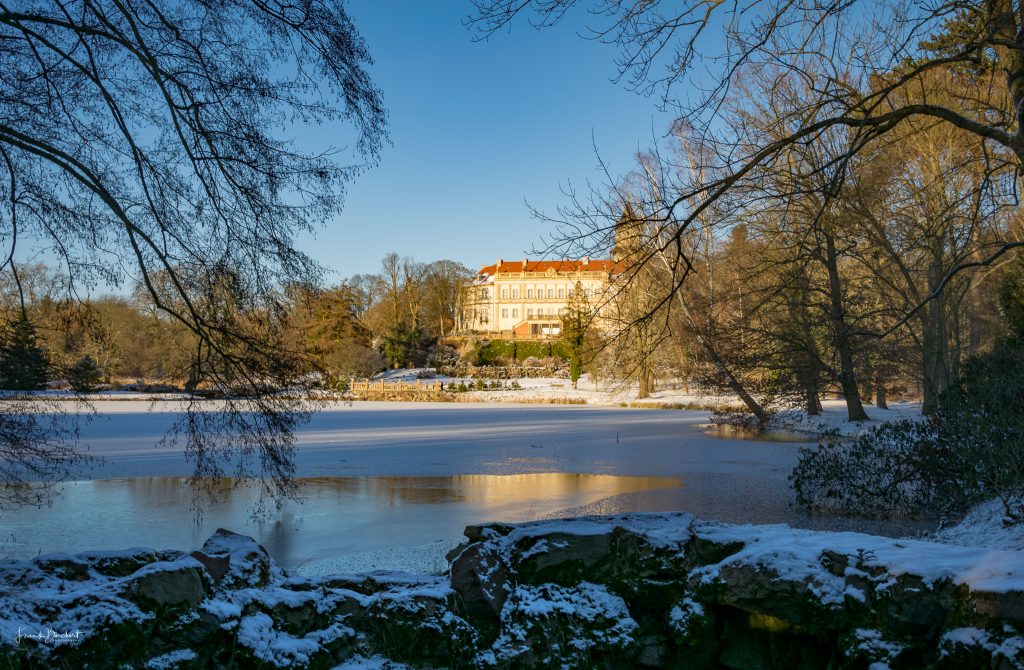 Schlosspark im Winter Schlösserhopping in Brandenburg