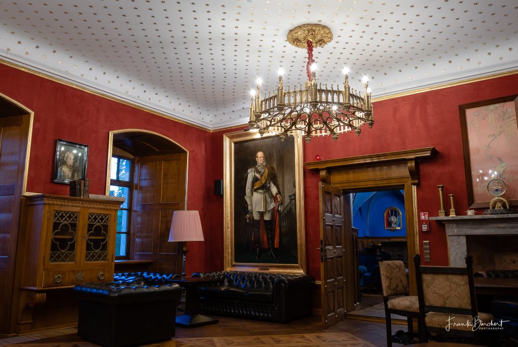 Bibliothek Schloss Fischbach erkunden